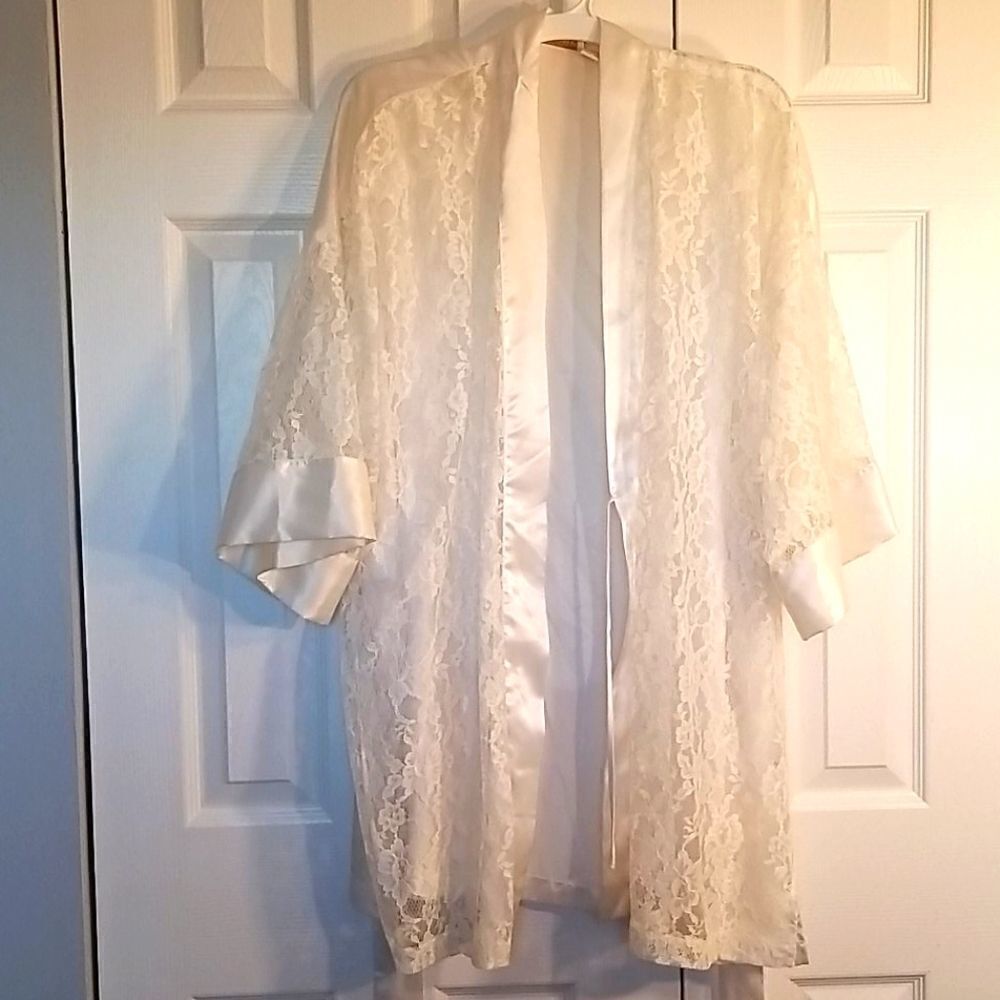 Victoria's Secret Gold Label Lace-Front Robe